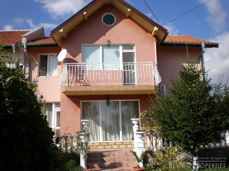 Продается дом недалеко от Бургаса