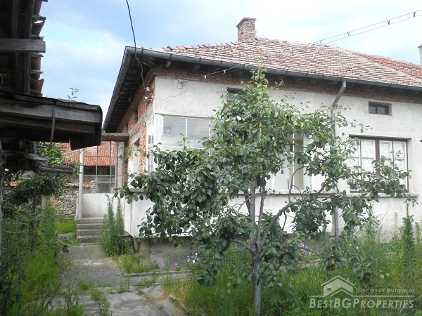 Дом для продажи недалеко от Карлово