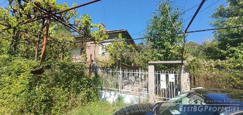Продается дом недалеко от Кюстендила