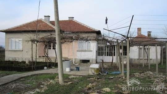 Дом для продажи недалеко от города Нова Загора