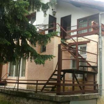 Дома в Перник