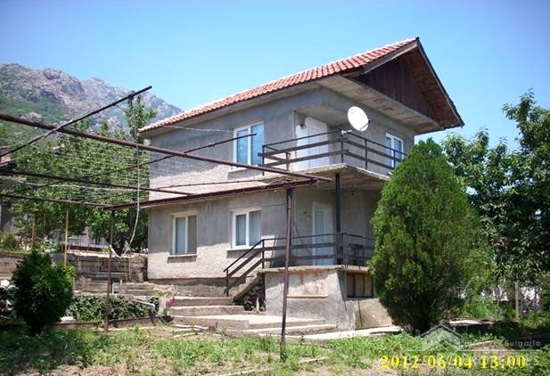 Дом для продажи недалеко от Сливена