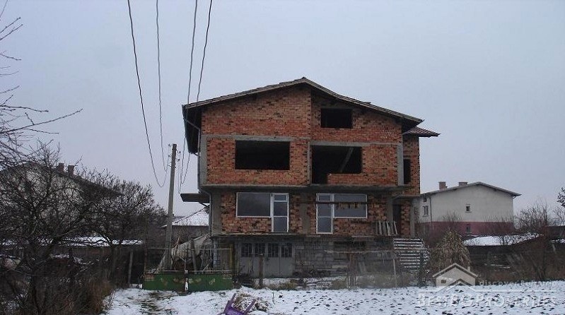 Дом для продажи недалеко от Софии
