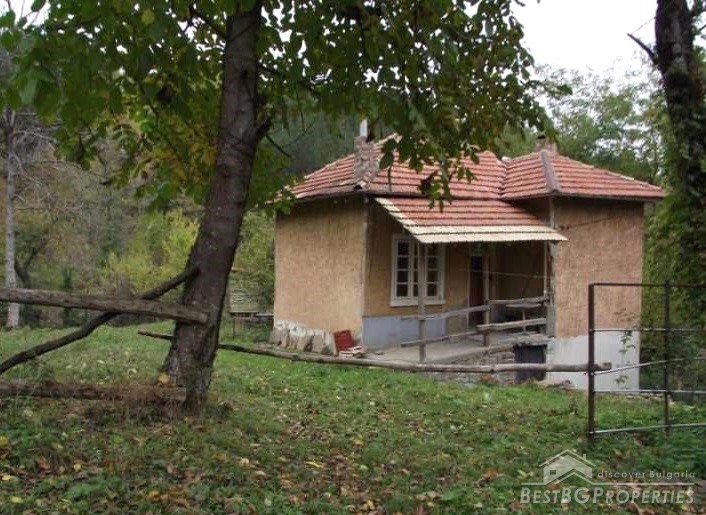 Дом для продажи недалеко от города Трявна