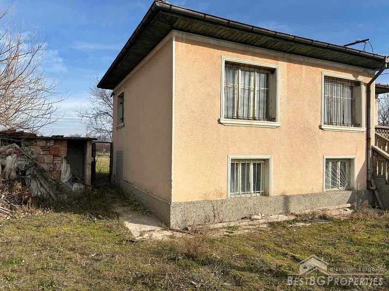 Продается дом недалеко от города Пловдив