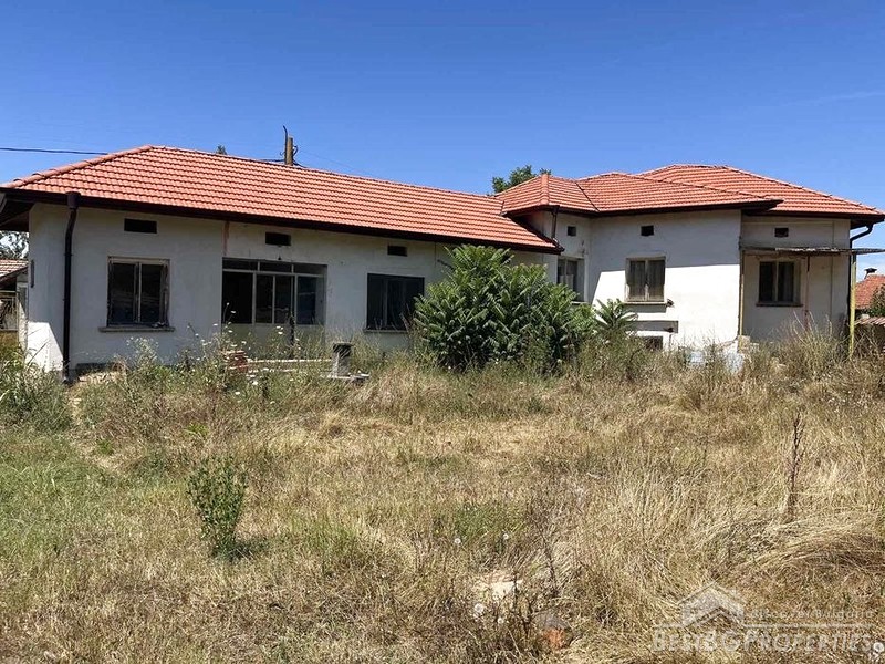 Продается дом недалеко от города Луковит