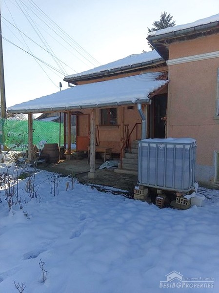 Продается дом недалеко от города Севлиево