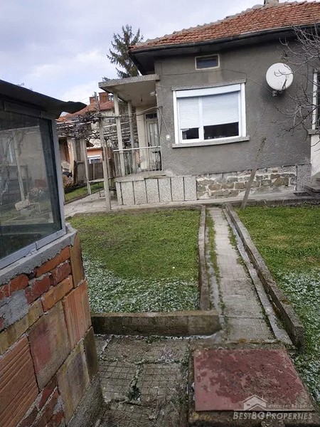 Дом для продажи требует ремонта, расположенный в г. Нова Загора