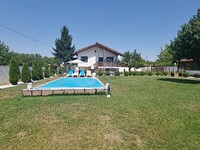 Продается дом с бассейном недалеко от Добрича