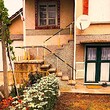 Продается дом с большим двором недалеко от Ямбола