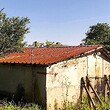 Продается дом с большим двором недалеко от Ямбола