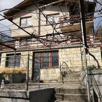 Дом с прекрасным видом вблизи Ботевграда