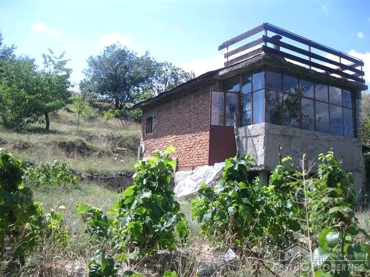 Дом с земельным участком для продажи недалеко от Клисуры