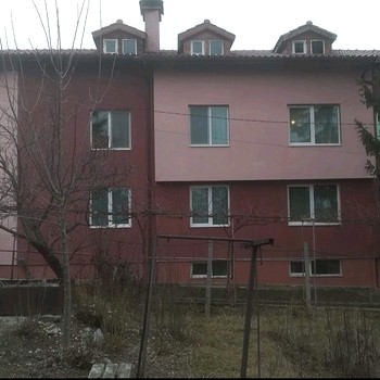 Огромный новый дом на продажу в Банкье