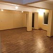 Огромная трехкомнатная квартира на продажу в Бургасе