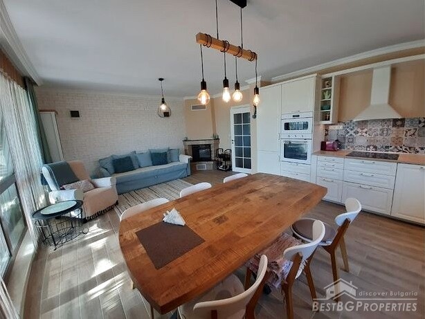 Продается просторная квартира у моря в Черноморце