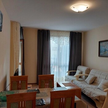 Продается просторная квартира с парковочным местом на Солнечном Берегу