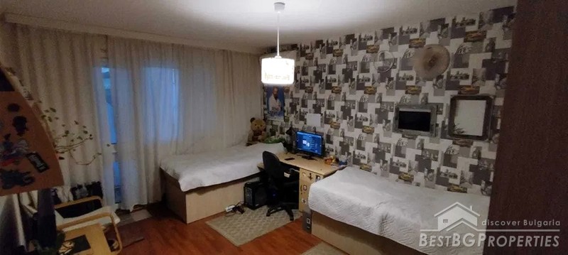 Продажа большой меблированной квартиры в Добриче