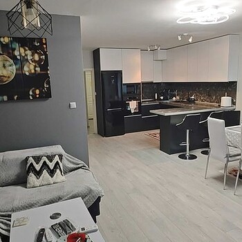 Большая меблированная квартира в Солнечном Берегу