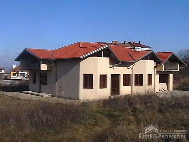 Большой дом для продажи в г. Горна Оряховица