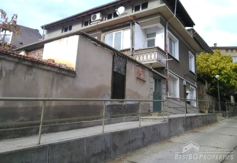 Большой дом для продажи в г. Стара Загора