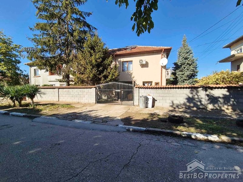 Продается большой дом в городе Левски