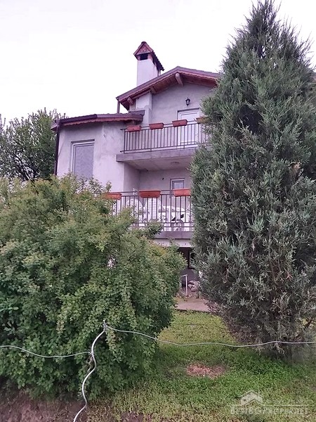 Большой дом с уникальным видом на продажу в Свиштове