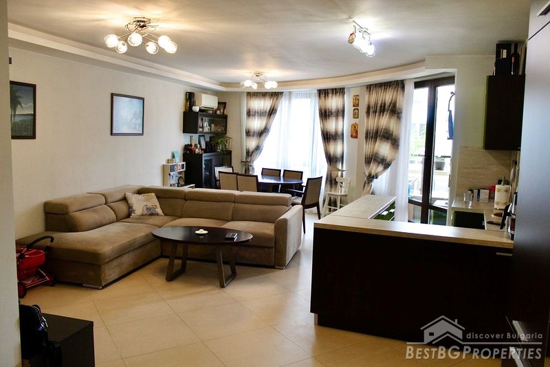 Большая новая квартира с гаражом на продажу в Софии