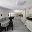 Большой отремонтированный дом на продажу недалеко от Ямбола