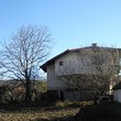 Большой трехэтажный дом, расположенный недалеко от Боровеца