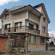 Прекрасный трехэтажный дом на продажу в горах недалеко от Боровца