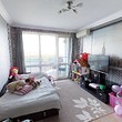 Роскошно меблированная трехкомнатная квартира на продажу на Солнечном берегу