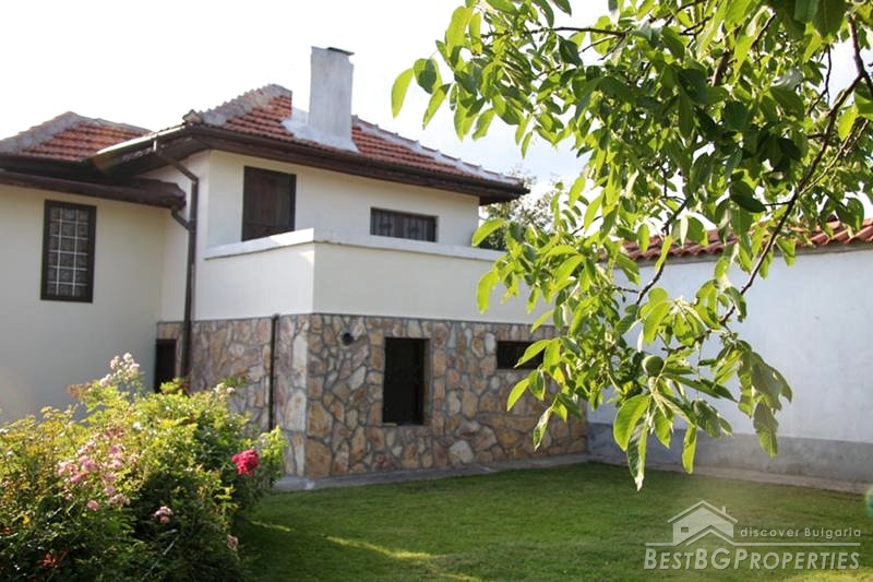 Дом с бассейном недалеко от Пловдива