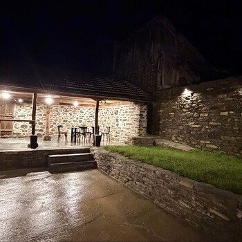 Дома в Троян