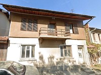 Дома в Троян