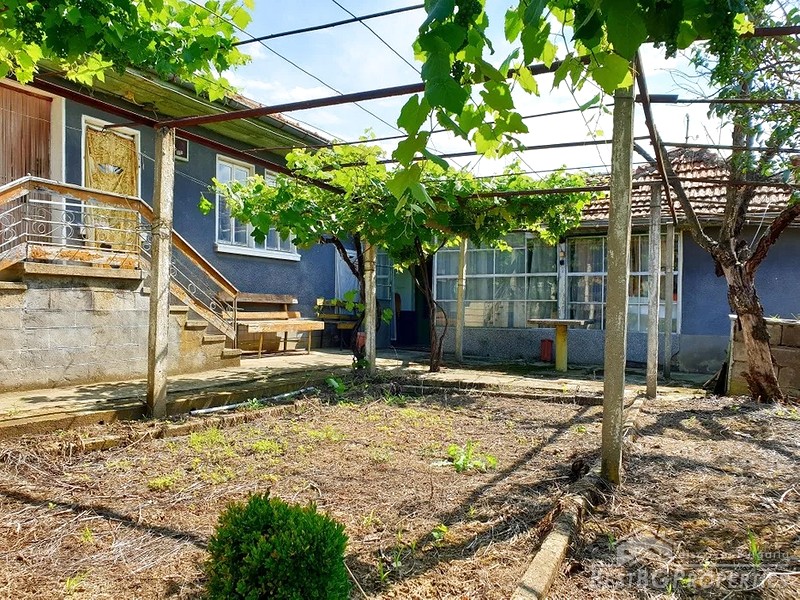 Продается симпатичный дом недалеко от Велико Тырново
