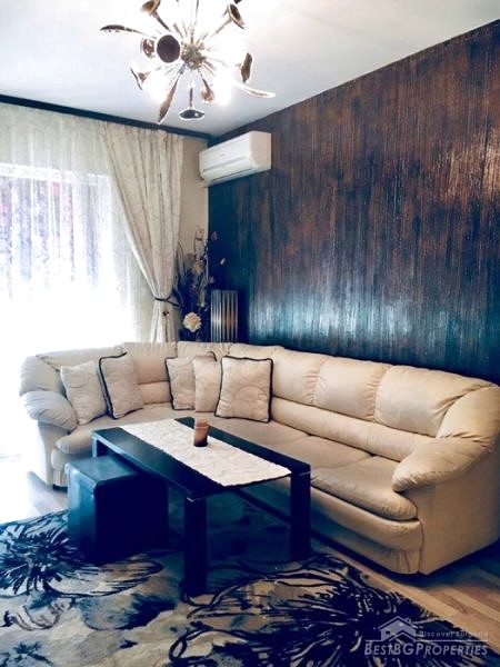 Продается новая меблированная квартира в Шумене
