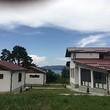 Новый отель на берегу озера Батак