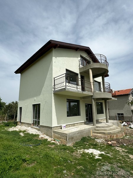 Новый дом на продажу недалеко от Варны
