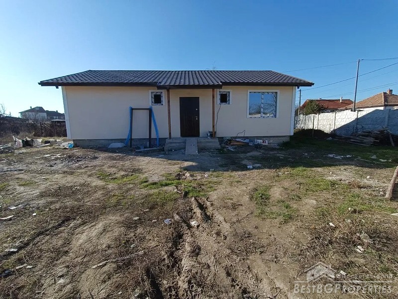 Новый дом на продажу в окрестностях Пловдива