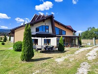 Новый роскошный дом на берегу озера Батак