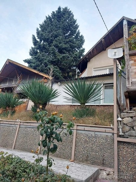 Продается симпатичный дом в деревне недалеко от Шумена