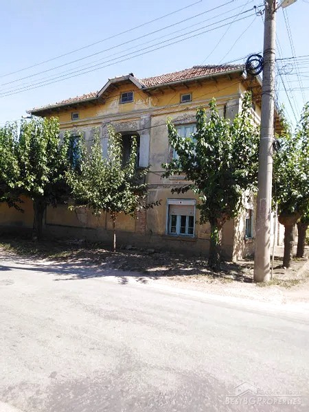 Старый дом на продажу недалеко от Павликени