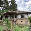 Старый сельский дом на продажу недалеко от Силистры