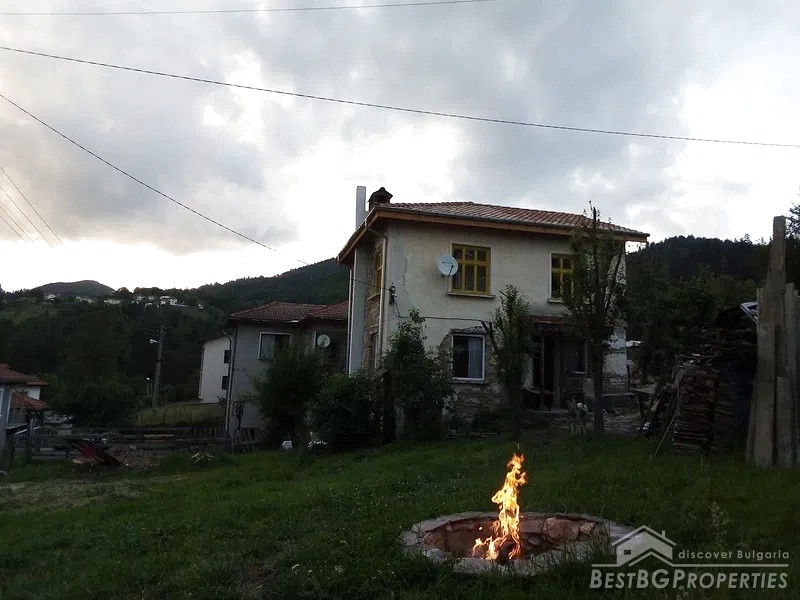 Продается частично отремонтированный дом в горах