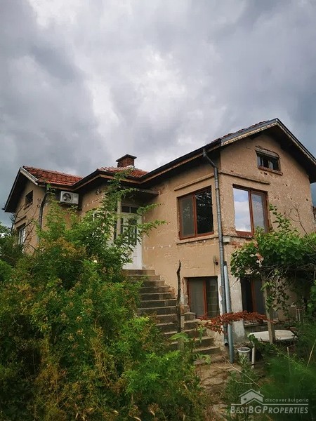 Продажа частично отремонтированного дома недалеко от г. Стара Загора