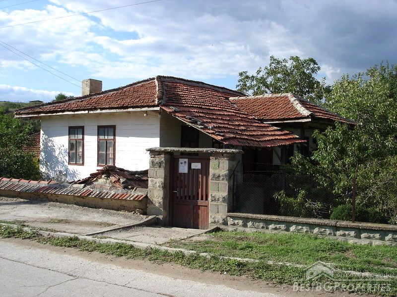 Симпатичный Дом, Построенный В Традиционном болгарском Стиле