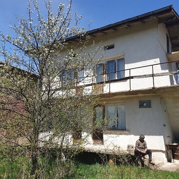 Дома в София