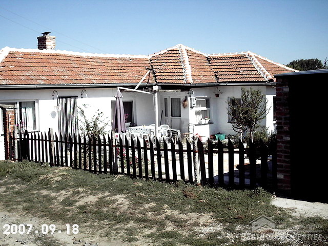 Отремонтированный Одноэтажный Дом на расстоянии в 12 км От Elhovo