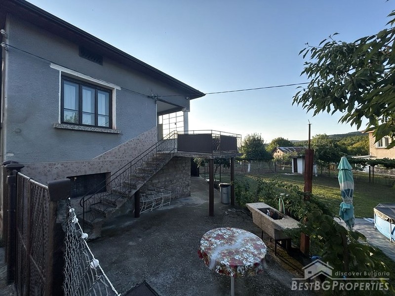 Отремонтированный дом на продажу недалеко от Враца
